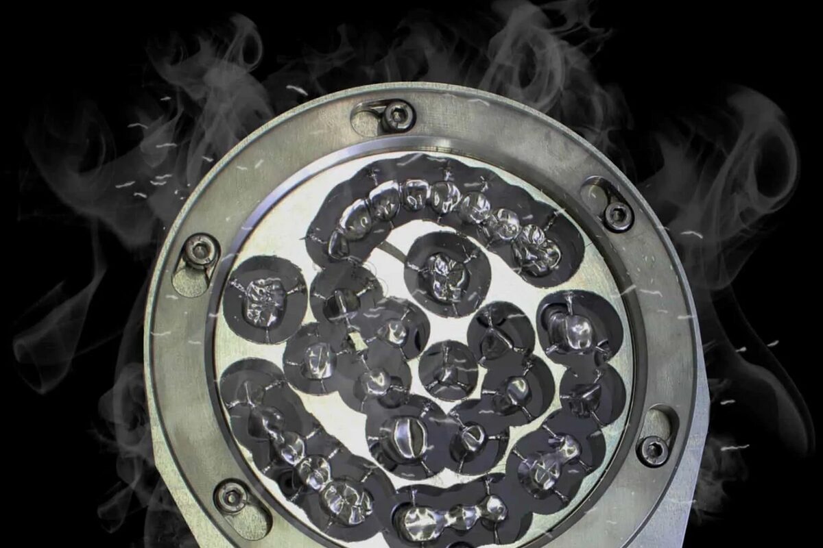 CAD/CAM milling disc producing dental crowns